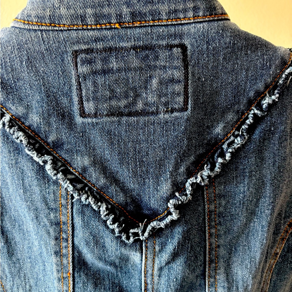 Star Jeans Distressed Denim Vest w Ruffle Trim & Brass Buttons. L Western - Picture 6 of 8